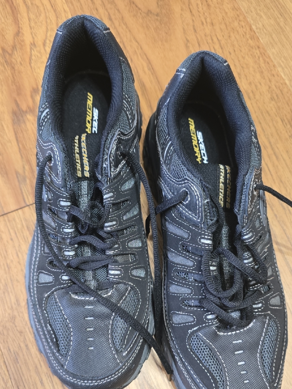 NWOT Skechers Men's Black Athletic Memory Foam Sneakers with Subtle Gray Accents